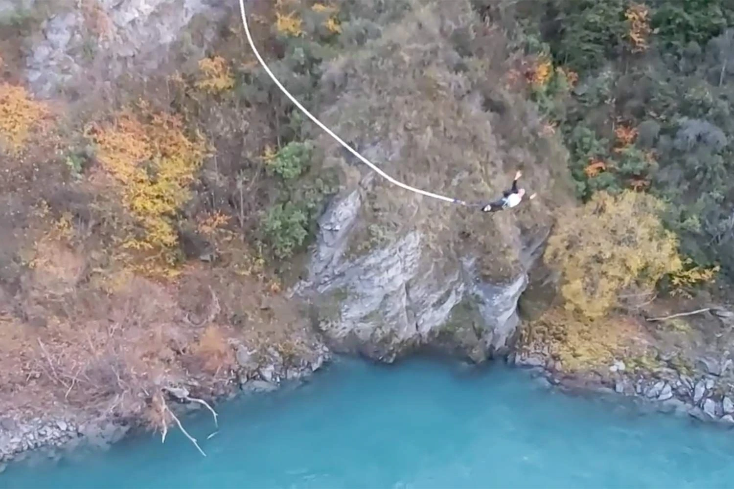 Mayor of Queenstown celebrates New Zealand's reopening by bungee jumping